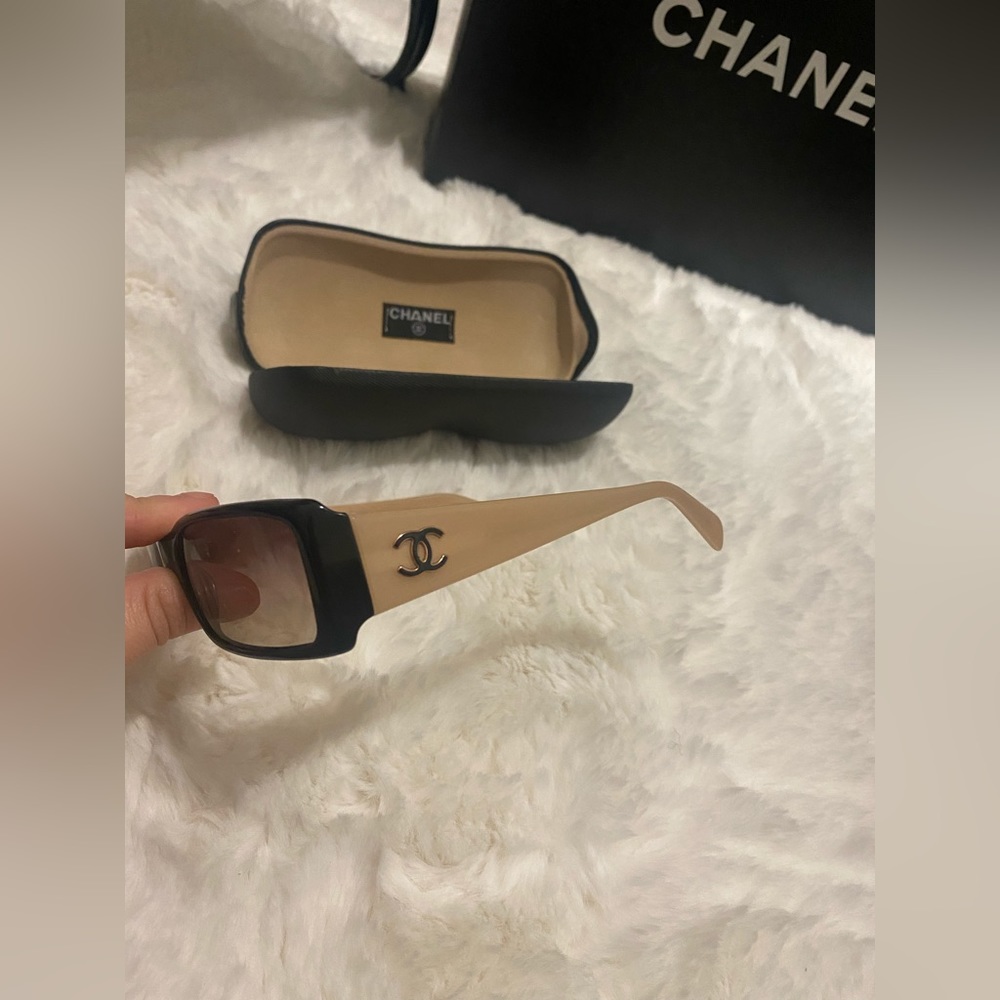 CHANEL sunglasses
